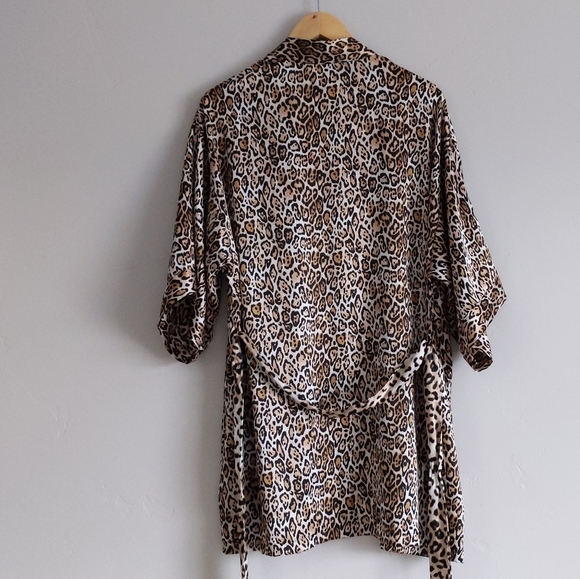 🌿VICTORIA'S SECRET ROBE🌿 - Picture 9 of 10